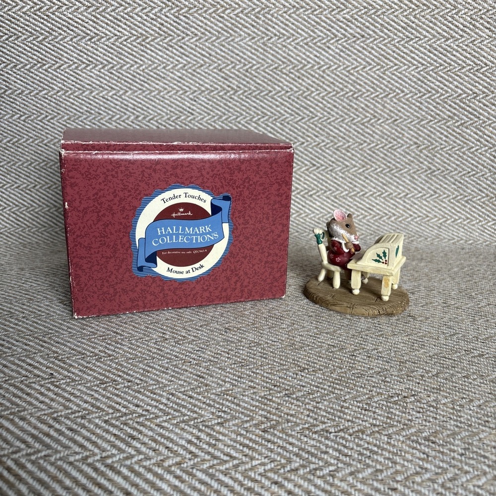 Hallmark 1989 TENDER TOUCHES Mouse at Desk Figurine